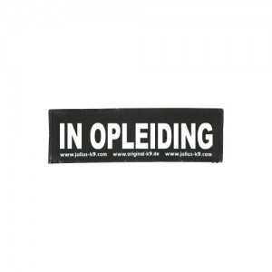 Afbeelding Julius-K9 tekstlabel In opleiding 16 x 5 cm door Medpets.nl